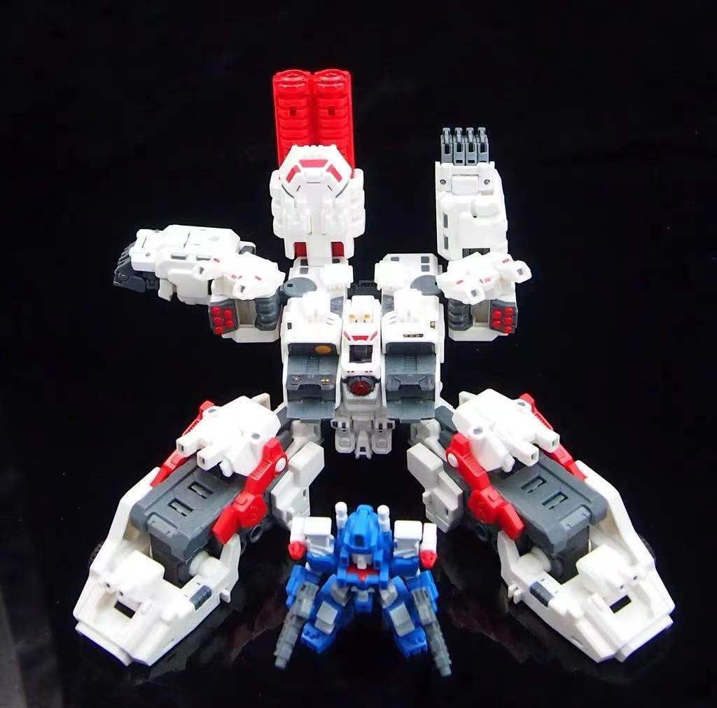 零元拍：诚造社 变形玩具 SDT-01 TITAN Q版猛大帅。全新未拆。