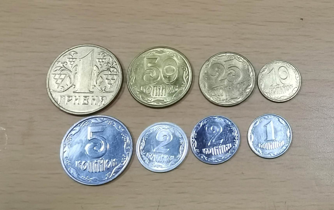 马甸外币专卖微拍第五十三期，外国非贵金属纪念币流通币专场，陆续上新欢迎关注 乌克兰8枚／套