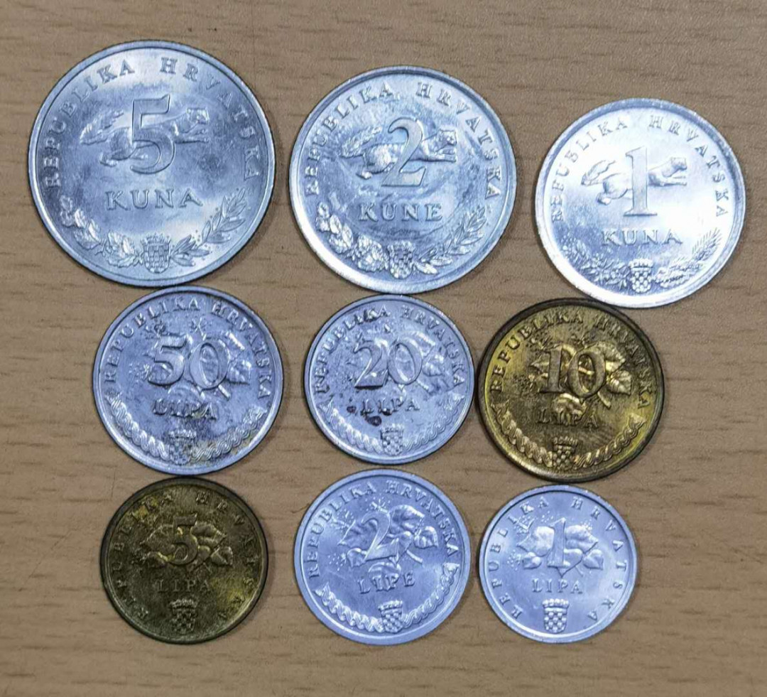 马甸外币专卖微拍第五十三期，外国非贵金属纪念币流通币专场，陆续上新欢迎关注 克罗地亚9枚／套