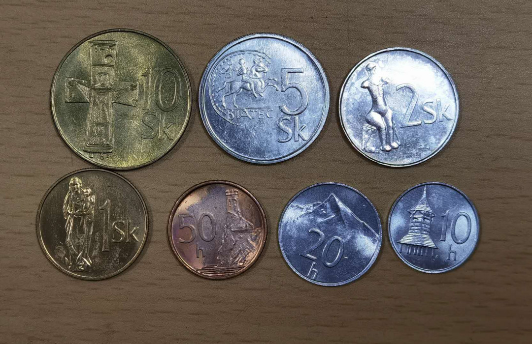 马甸外币专卖微拍第五十三期，外国非贵金属纪念币流通币专场，陆续上新欢迎关注 斯洛伐克
