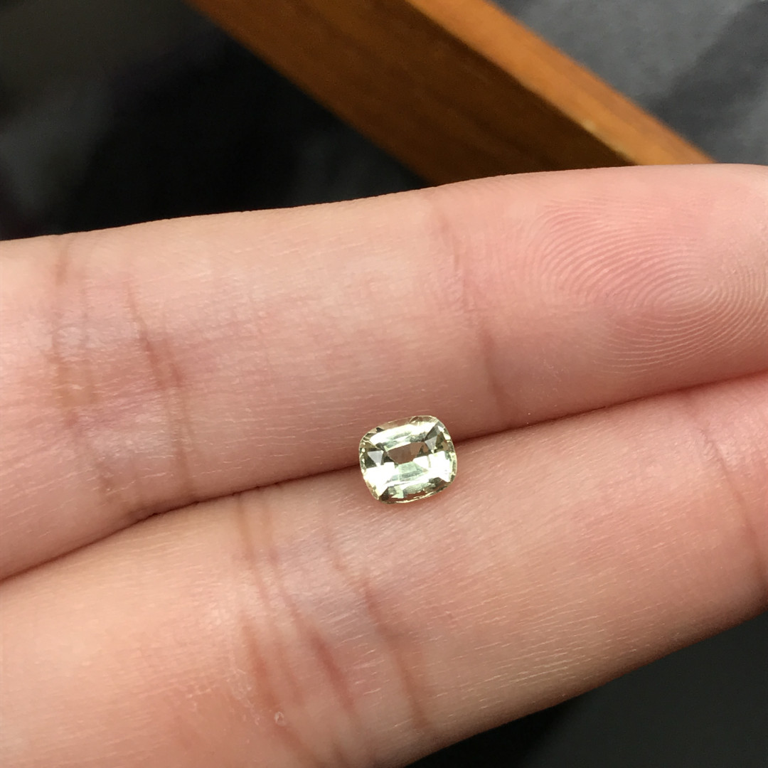 公示 |「80年斯里兰卡宝石公司HH GEMS 【大牌尾单 小彩色蓝宝石专辑】」 Yellow Sapphire 黄色蓝宝石 0.73ct  纯天然裸石
