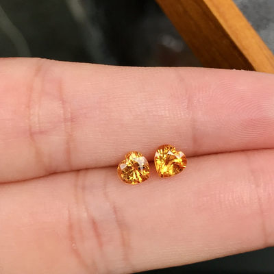 公示 |「80年斯里兰卡宝石公司HH GEMS 【大牌尾单 小彩色蓝宝石专辑】」 - Orange Sapphire 橙色蓝宝石 爱心对子 1.31ct  颜色浓郁