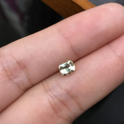 公示 |「80年斯里兰卡宝石公司HH GEMS 【大牌尾单 小彩色蓝宝石专辑】」 - Yellow Sapphire 黄色蓝宝石 0.73ct  纯天然裸石