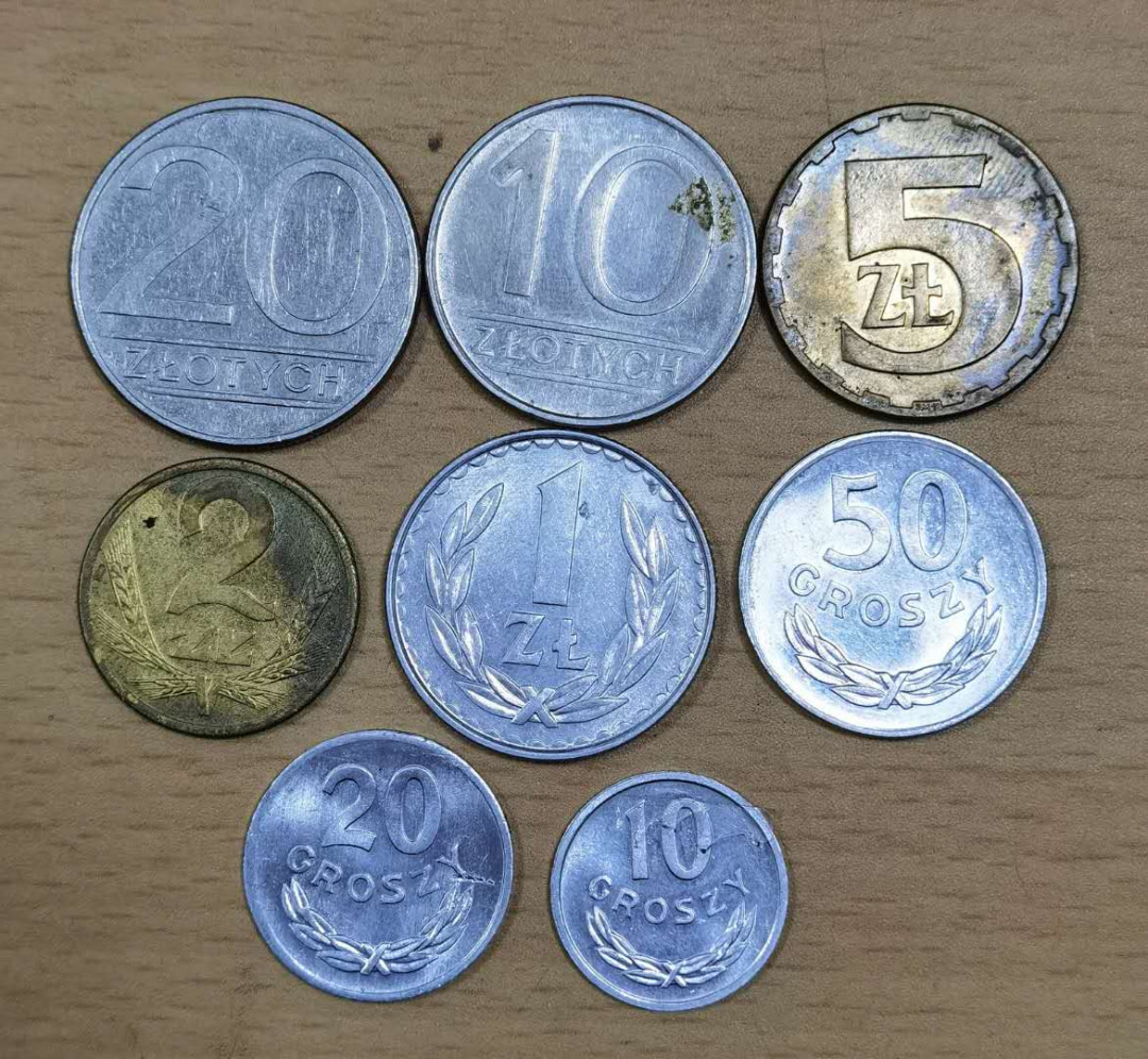 马甸外币专卖微拍第五十三期，外国非贵金属纪念币流通币专场，陆续上新欢迎关注 波兰8枚