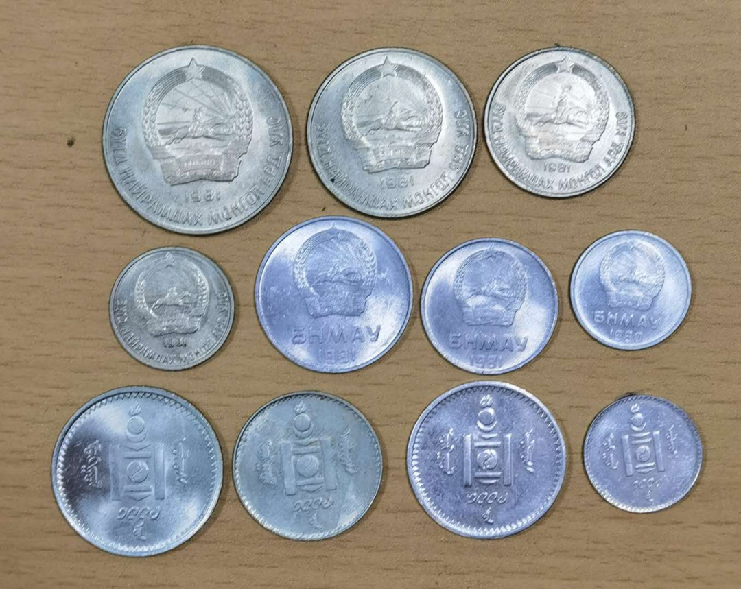 马甸外币专卖微拍第五十三期，外国非贵金属纪念币流通币专场，陆续上新欢迎关注 蒙古新老版2套