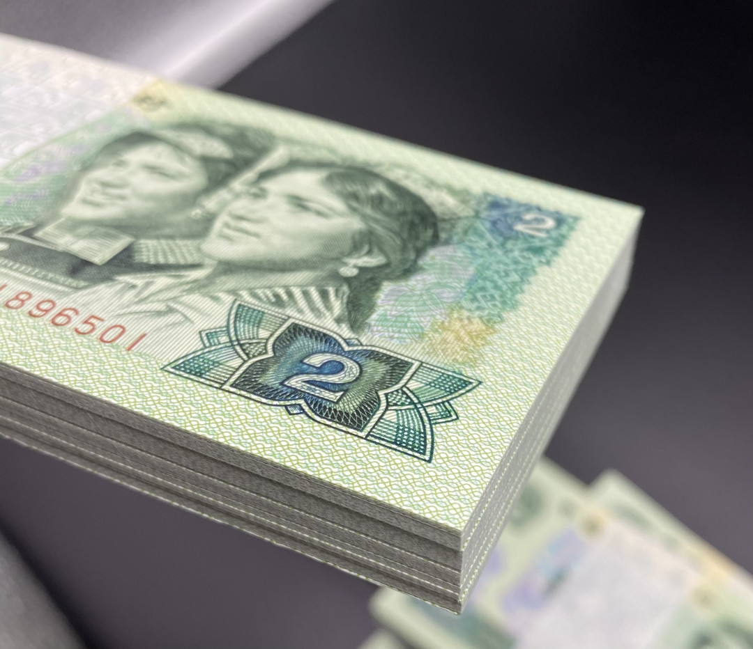 【华誉王者】1673期拍卖 902绿翡翠QF81896501百连，818开头，81896555，81896543等靓号，捆拆绝品，灯下无斑。深版902，油墨印刷鲜亮