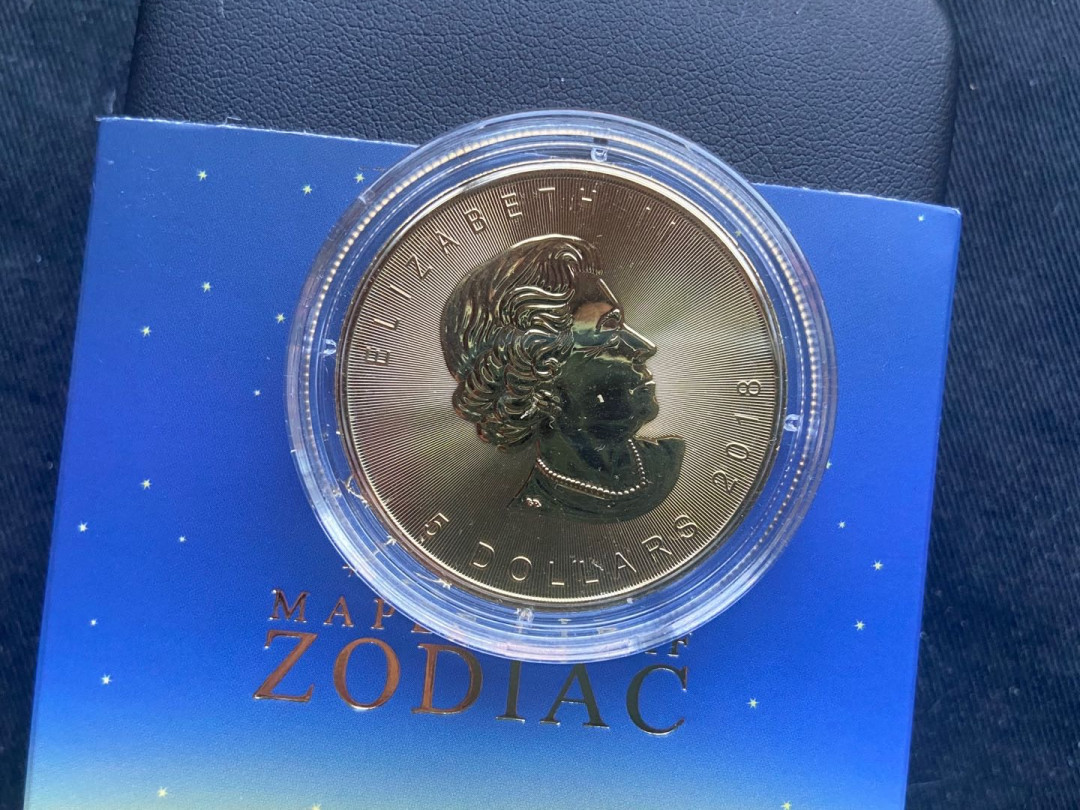 【币观天下】第149场钱币拍卖 加拿大2018年5元，1盎司，枫叶星座系列--十二星座之“射手座”，全方位镀24K金UV彩色万足银艺术银币