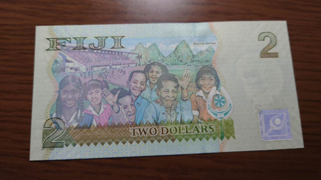 今晚八点整~【囧羊收藏】精选微拍第27期暨2021年第十八期 港澳及外币精选 斐济2元塑料钞  无47豹子号333 全新绝品