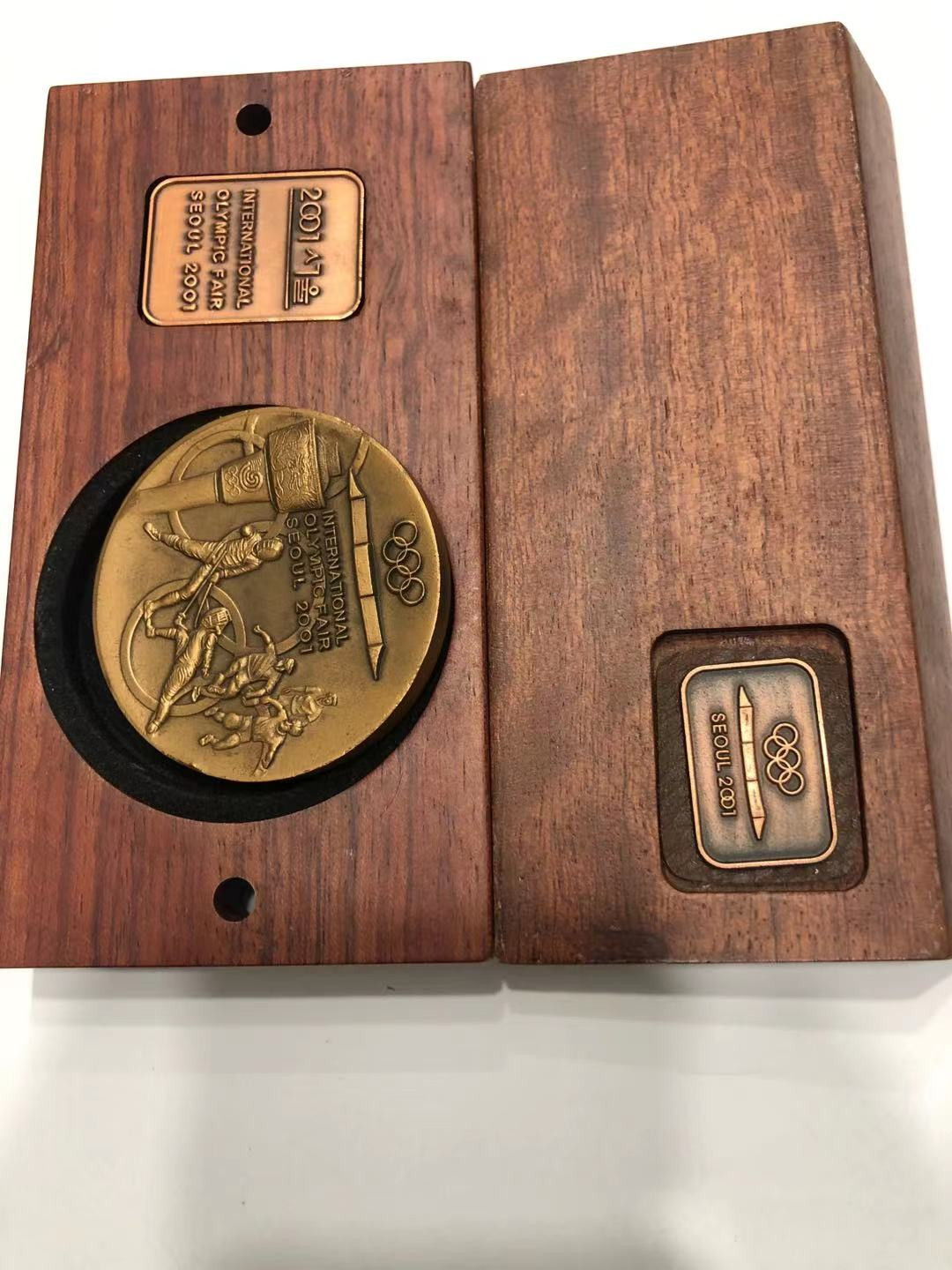 喜迎🐂年艺术麦朵尔第十三场拍卖 韩国奥运会铜章 吉祥物/击剑及足球