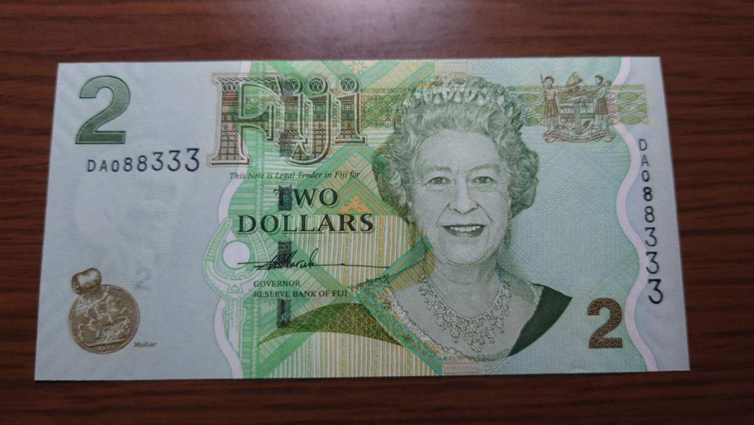 今晚八点整~【囧羊收藏】精选微拍第27期暨2021年第十八期 港澳及外币精选 斐济2元塑料钞  无47豹子号333 全新绝品