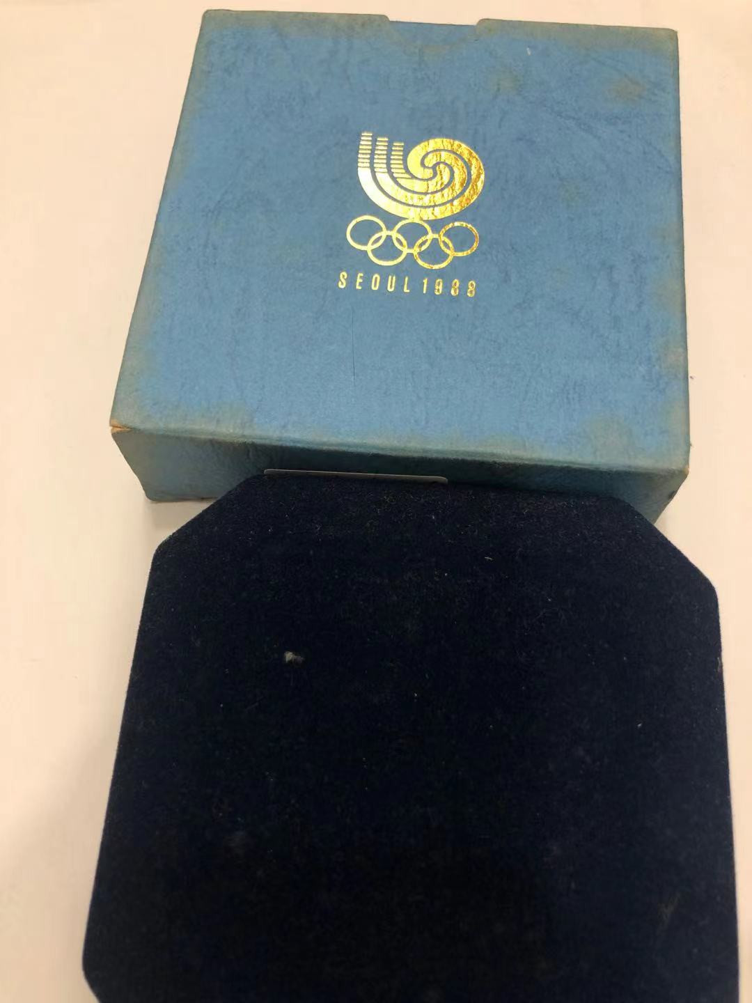 喜迎🐂年艺术麦朵尔第十三场拍卖 韩国1988年奥运会纪念章