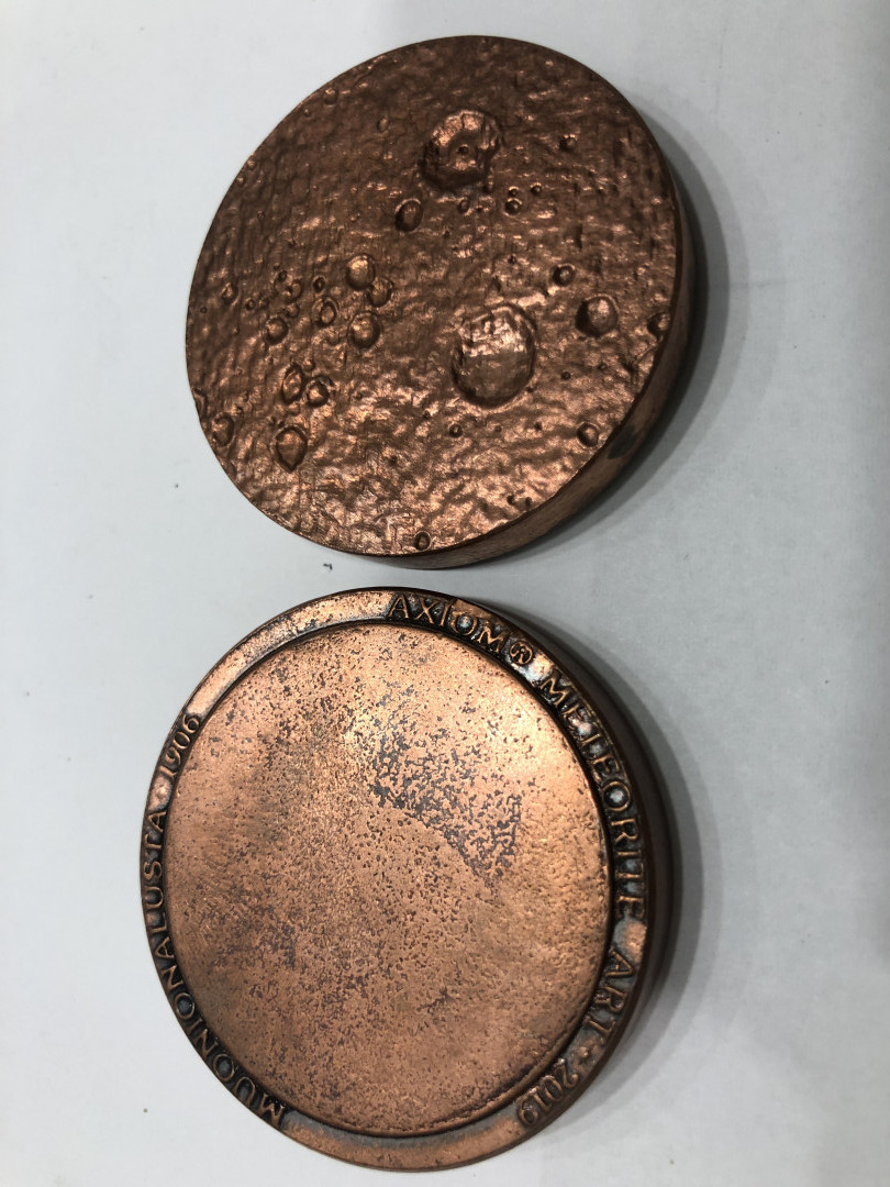 喜迎🐂年艺术麦朵尔第十三场拍卖 动物章 鱼/兔子