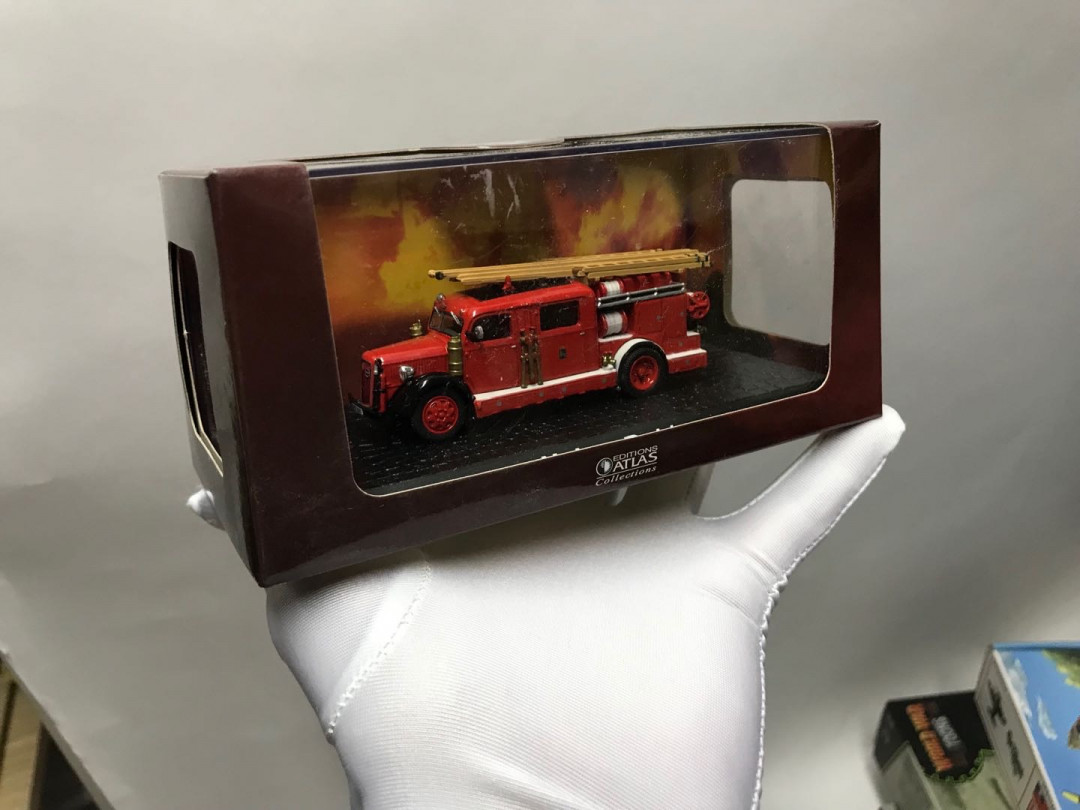 零元拍：ALTAS 1/72 沃尔沃B11老式云梯消防车模型