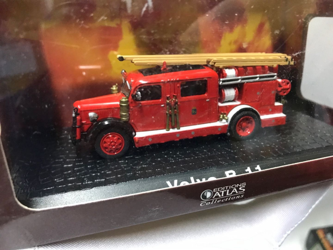 零元拍：ALTAS 1/72 沃尔沃B11老式云梯消防车模型