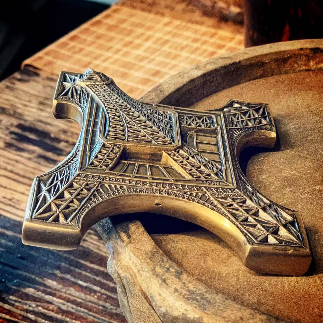 喜迎🐂年艺术麦朵尔第十四场拍卖 埃菲尔铁塔