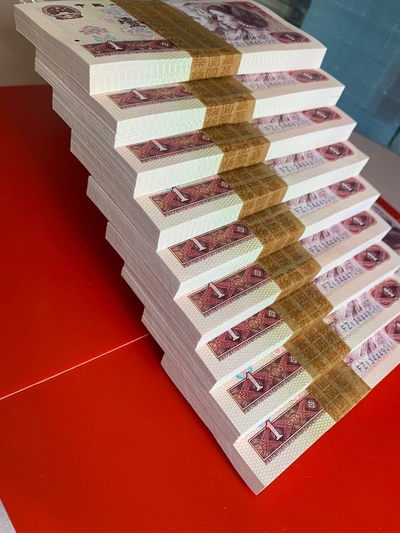 雪地情思拍场：902蓝凤幽灵，801关门冠中国龙，一红一绿，捆拆绝中绝，都是评级高分，分数明了，欢迎选购