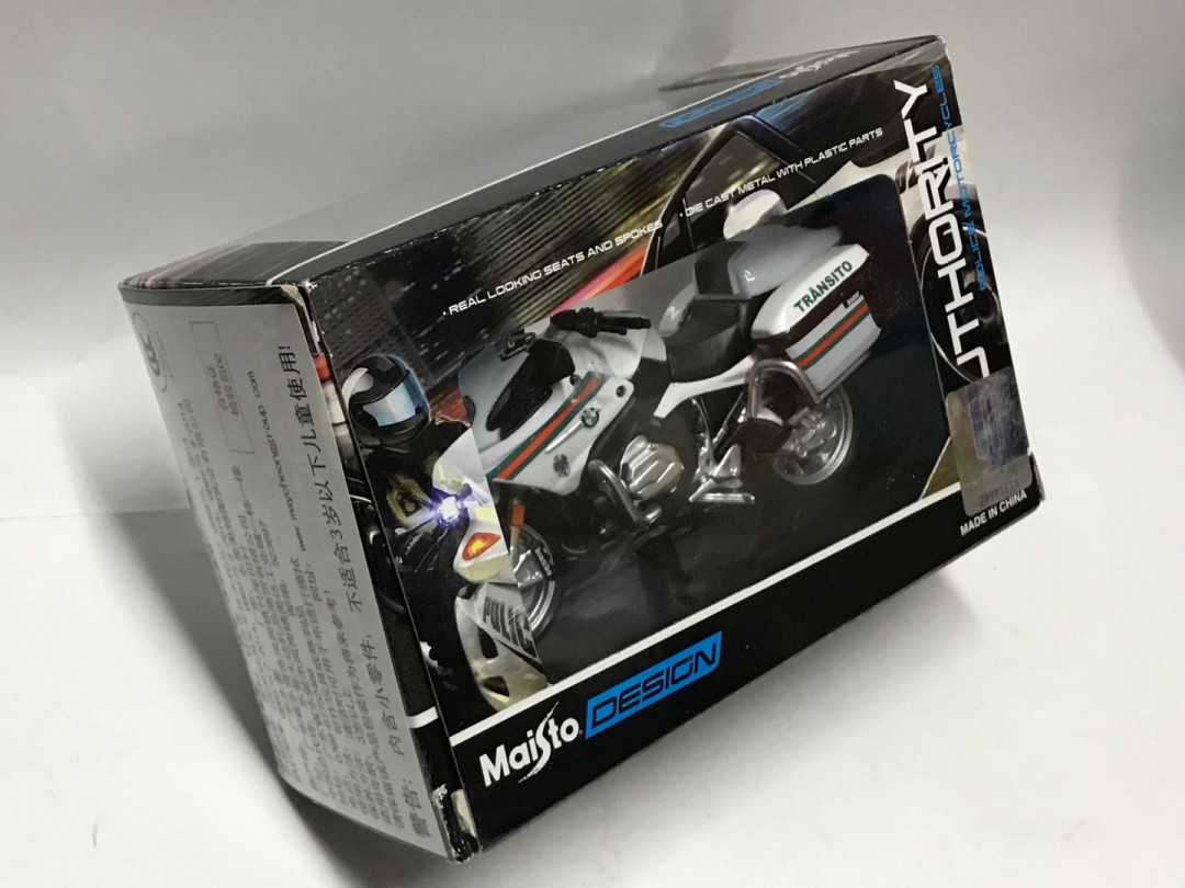 零元拍：MAISTO 1/18 BMW R1200警用摩托车模型（白色）