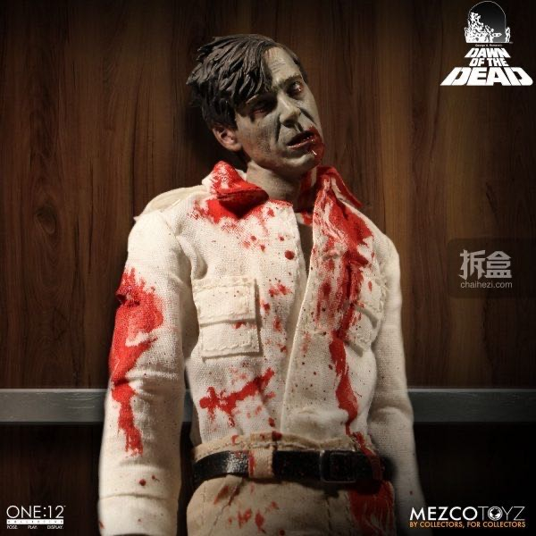 零元拍：Mezco蚂蚁《活死人黎明》丧尸 1:12可动人偶套装，全新未拆。