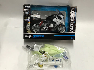 零元拍：MAISTO 1/18 BMW R1200警用摩托车模型（白色） - 零元拍：MAISTO 1/18 BMW R1200警用摩托车模型（白色）