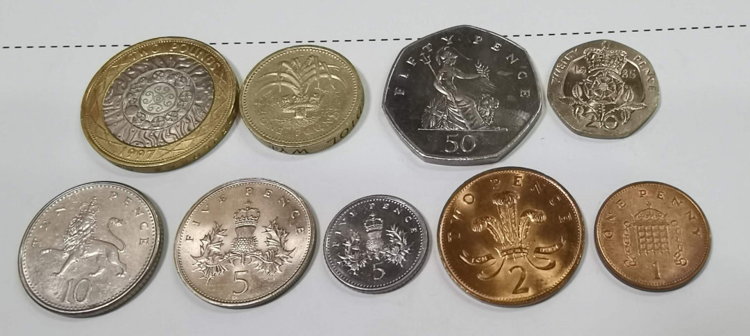马甸外币专卖微拍第五十三期，外国非贵金属纪念币流通币专场，陆续上新欢迎关注 好品相英国流通币一套