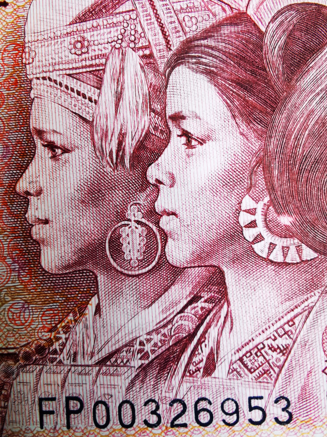 千家老金团拍！至尊中国龙金花后！错版漏印银耳钉！套印移位花姑娘！中国龙纤云！你想要的这里都有！FP冠开门0032流水中国龙，绝品裸币单张，最后的精品分享，张张都是银耳钉漏印！在pmg是给错版标注的，在钱坤正常的错版标注费也要100元一张！！全世界这样的至尊中国龙漏印不足500张！至尊中国龙纤云，花姑娘也是少中之少，精中之精！最后一次裸币分享，错过再无！ 珍藏品！至尊中国龙～金花后！错版漏印银耳钉（全世界不足500枚）！是不是花姑娘打开看图片！FP00326953，绝品裸币单张！