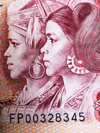 千家老金团拍！至尊中国龙金花后！错版漏印银耳钉！套印移位花姑娘！中国龙纤云！你想要的这里都有！FP冠开门0032流水中国龙，绝品裸币单张，最后的精品分享，张张都是银耳钉漏印！在pmg是给错版标注的，在钱坤正常的错版标注费也要100元一张！！全世界这样的至尊中国龙漏印不足500张！至尊中国龙纤云，花姑娘也是少中之少，精中之精！最后一次裸币分享，错过再无！ - 珍藏品！至尊中国龙～金花后！错版漏印银耳钉（全世界不足500枚）！是不是花姑娘打开看图片！FP00328345，绝品裸币单张！