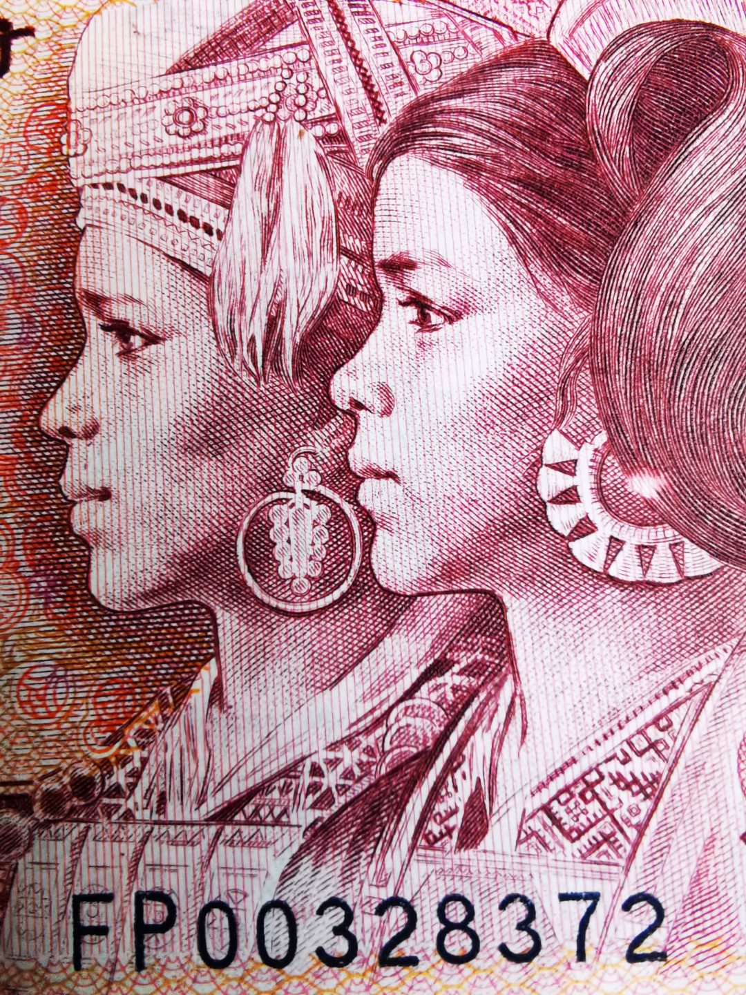千家老金团拍！至尊中国龙金花后！错版漏印银耳钉！套印移位花姑娘！中国龙纤云！你想要的这里都有！FP冠开门0032流水中国龙，绝品裸币单张，最后的精品分享，张张都是银耳钉漏印！在pmg是给错版标注的，在钱坤正常的错版标注费也要100元一张！！全世界这样的至尊中国龙漏印不足500张！至尊中国龙纤云，花姑娘也是少中之少，精中之精！最后一次裸币分享，错过再无！ 珍藏品！至尊中国龙～金花后！错版漏印银耳钉（全世界不足500枚）！是不是花姑娘打开看图片！FP00328372，绝品裸币单张！