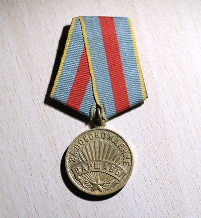 大猫徽章拍卖第160期 - 解放华沙纪念章