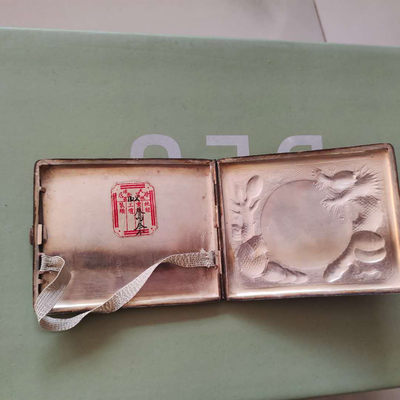 清末或民国银烟盒全品几乎 清末或民国银烟盒全品几乎