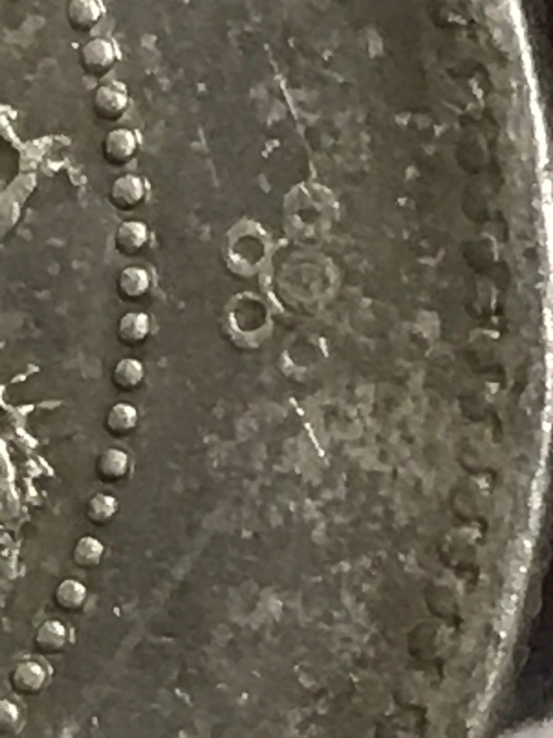 缤纷开心拍368期，鸽子必暴光 云南半圆龙两空圈，稀少梅花大实心版一枚，龙洋中的价值洼地，全龙鳞百年老彩，少见的酱头彩