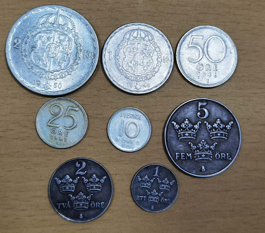 北京马甸外币专卖微拍第五十四期，外国金银币专场，陆续上新，欢迎关注 编辑   早期瑞典流通套币五银三铁，银币重量分别为：14，7，4.8，2.32，1.4克，成色400 