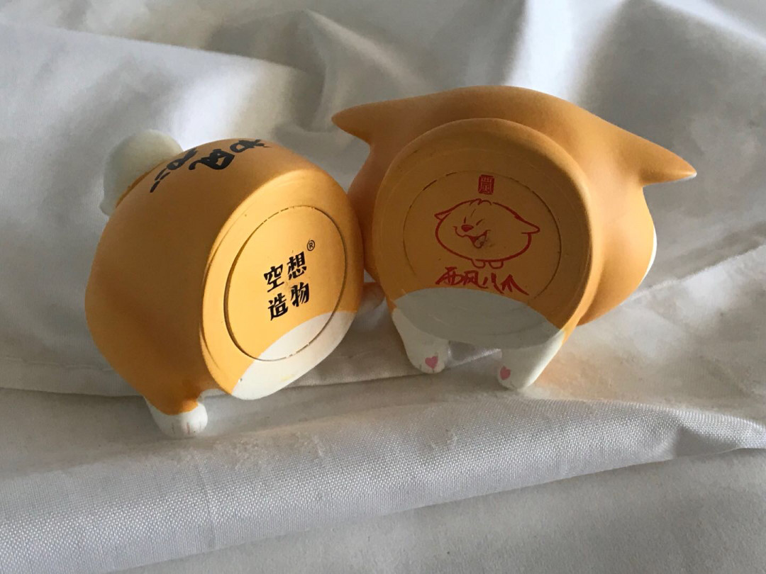 零元拍：人气极速飙升全球萌物设计师西风八爪亲笔签名与空想造物联合出品阿柴枸杞