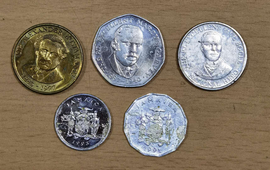 北京马甸外币专卖微拍第五十五期，外国非贵金属流通币纪念币专场，陆续上新欢迎关注 牙买加，有塑胶沾过