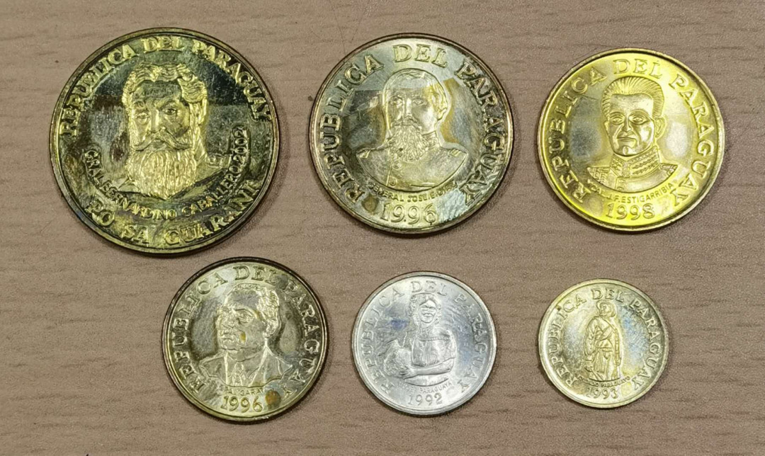 北京马甸外币专卖微拍第五十五期，外国非贵金属流通币纪念币专场，陆续上新欢迎关注 巴拉圭，