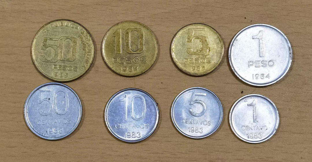 北京马甸外币专卖微拍第五十五期，外国非贵金属流通币纪念币专场，陆续上新欢迎关注 阿根廷