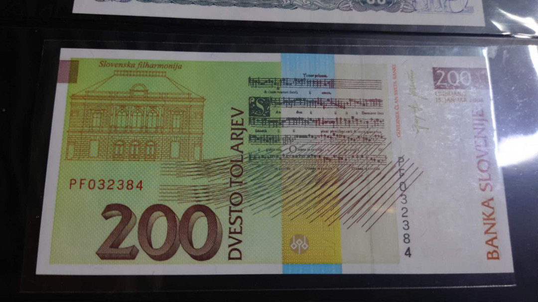 【囧羊收藏】精选微拍第31期暨2021年第二十二期 世界各国纸币 2004年斯洛文尼亚200 全新绝品