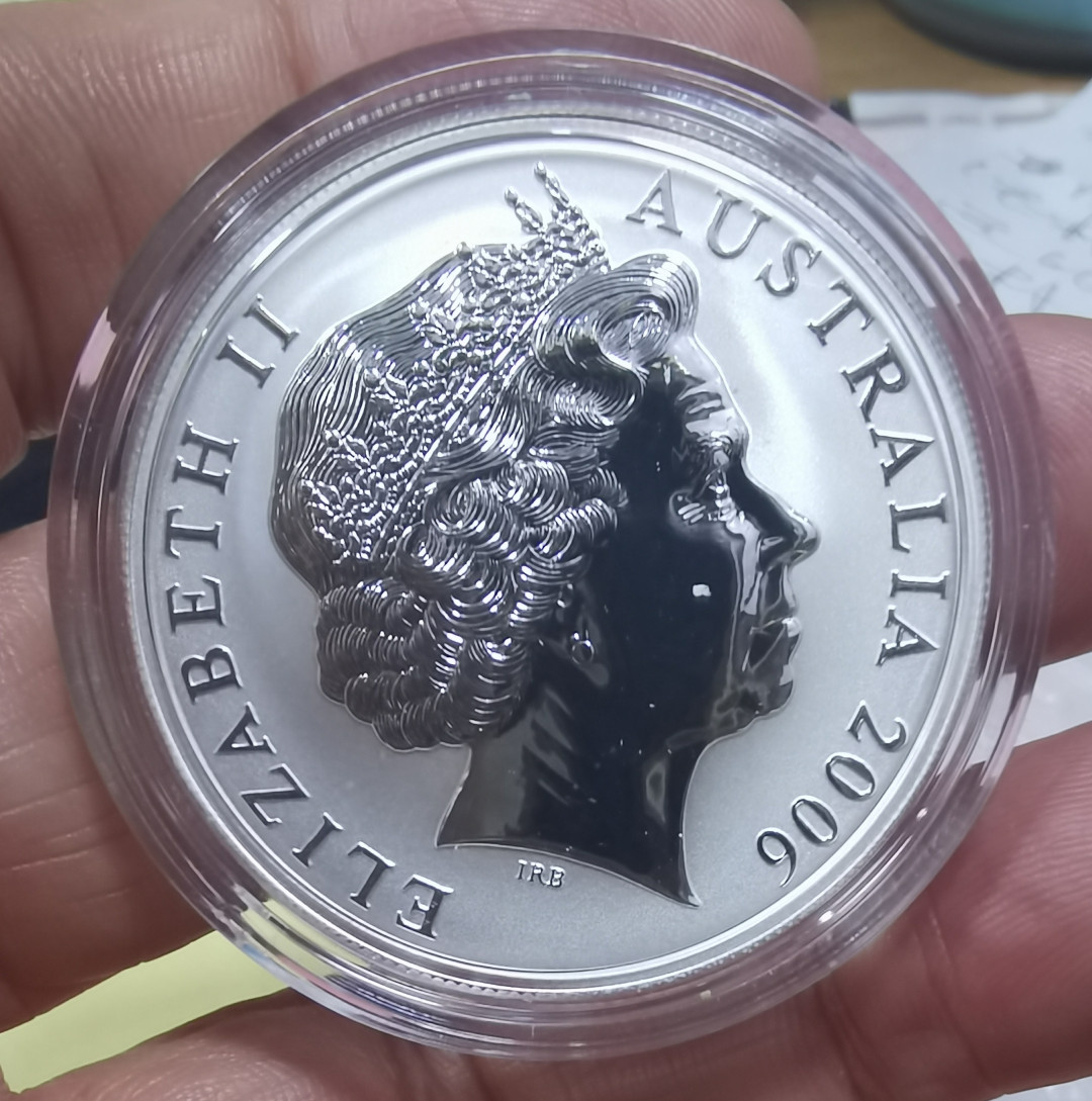 北京马甸外币专卖微拍第五十四期，外国金银币专场，陆续上新，欢迎关注 2006年澳大利亚9999镀金袋鼠1盎司银币，盒证齐全