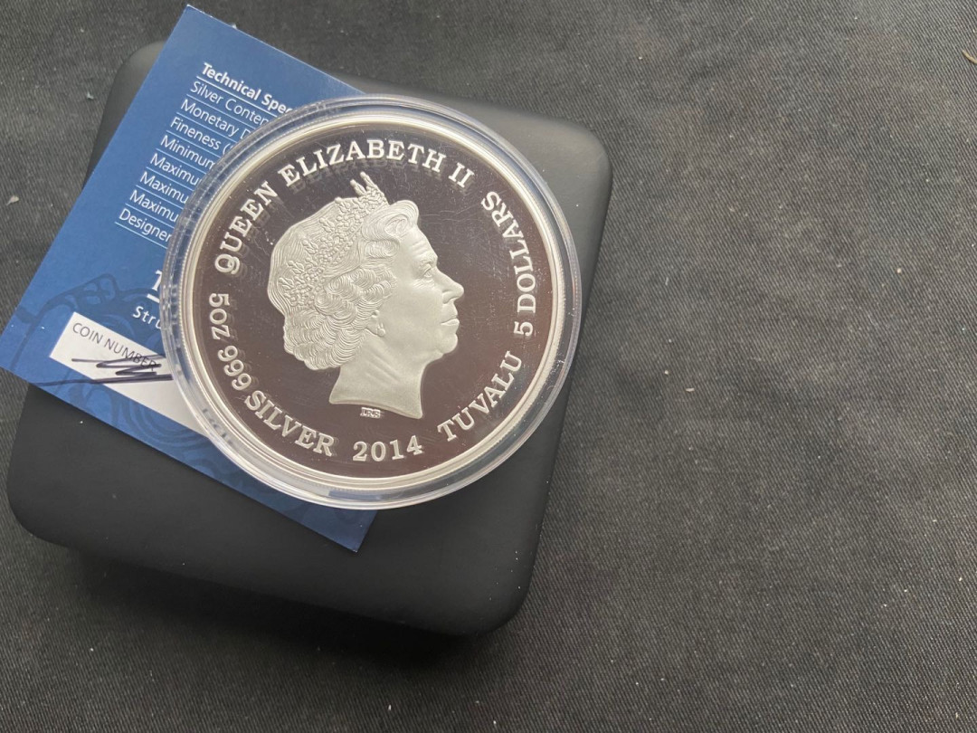 【币观天下】第152期钱币拍卖 【图瓦卢】2014年四大神兽彩色5oz大银币【签名版】