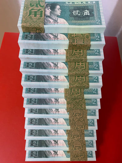 8002早期老冠BX～DQ同拍，93年线捆，青绿美翠荧光，带白荧光超强纤丝，捆拆10刀，强荧光，非常漂亮，实物拍摄，新鲜捆拆，图中号码按拍场顺序来的，欢迎选号，喜欢不要错过，拍下配送刀币保护盒