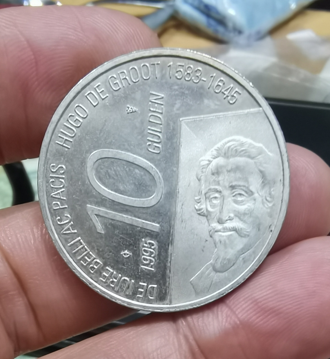北京马甸外币专卖微拍第五十四期，外国金银币专场，陆续上新，欢迎关注 1995年荷兰10盾纪念银币，重15克，成色800
