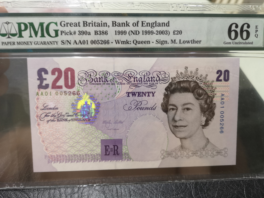 《外钞收藏家》第一百一十五期拍卖 1999年英国E序列20镑 PMG66 AA01首发冠 千位号