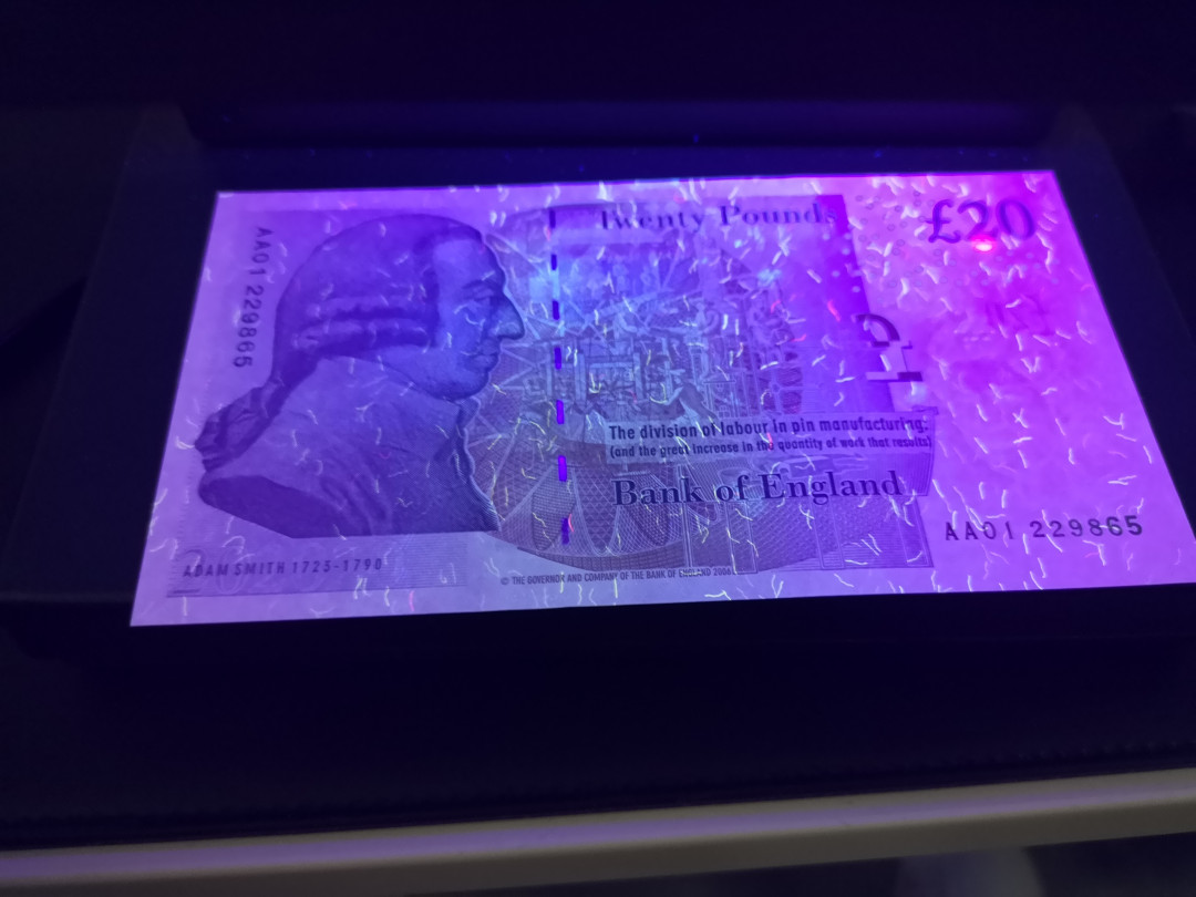 《外钞收藏家》第一百一十五期拍卖 英国F序列20镑 AA01首发冠 无47 全新UNC 品相绝