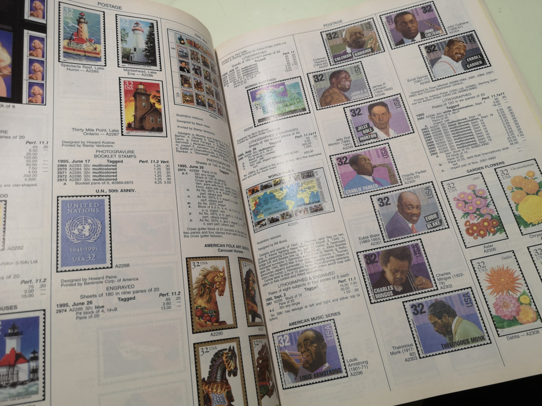 《外钞收藏家》第一百一十五期拍卖 2012年美国专业邮票书 8-9成新 