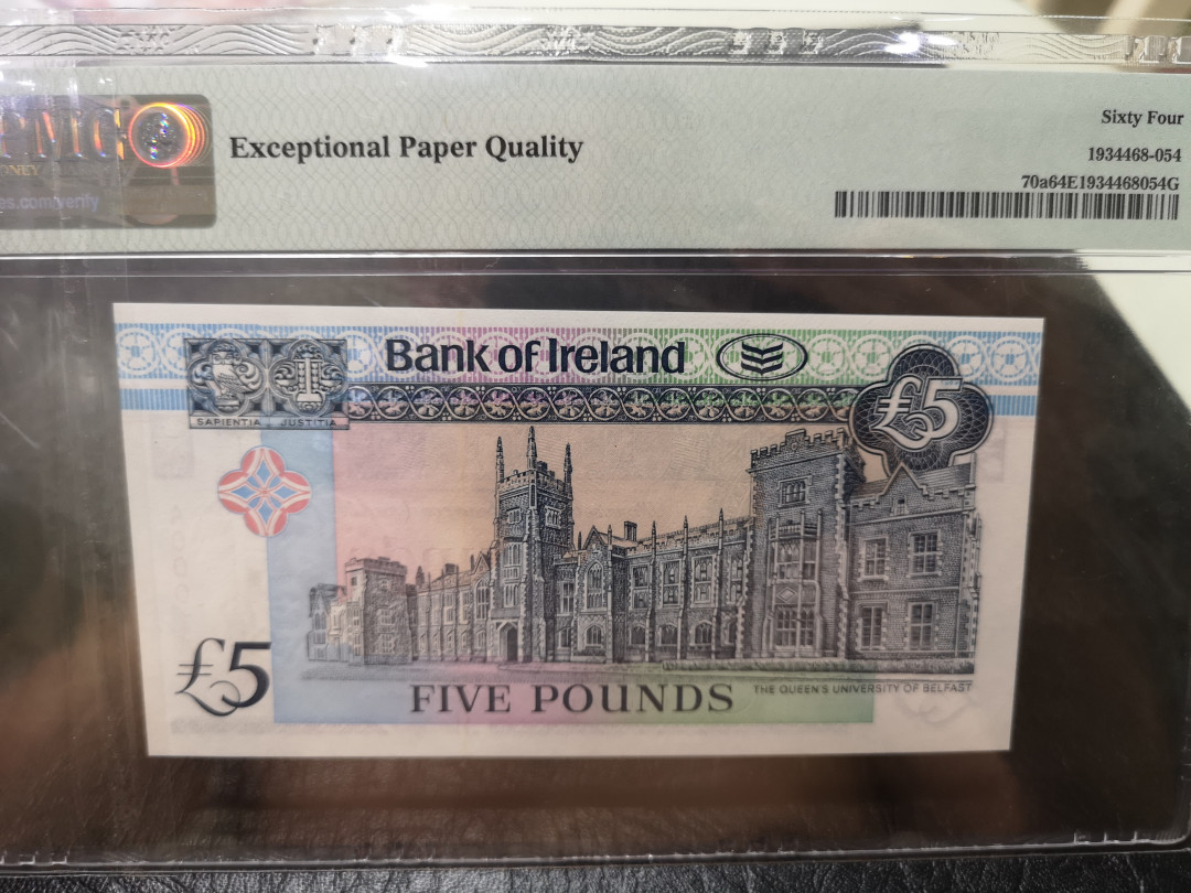 《外钞收藏家》第一百一十五期拍卖 1991年北爱尔兰20、10、5镑三张   A冠145同号钞 分数如图