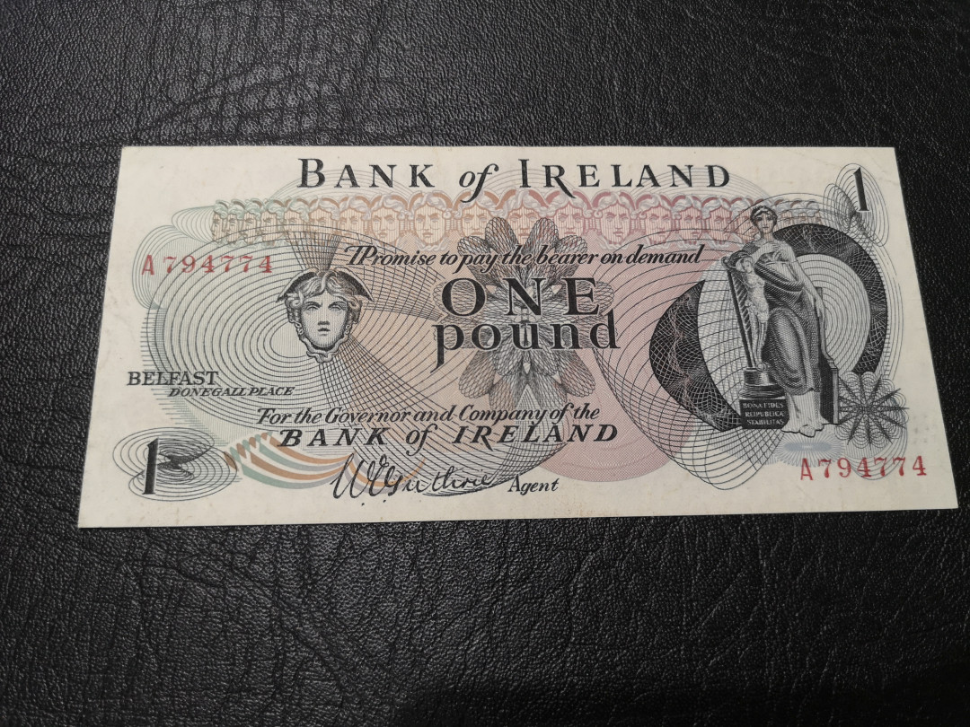 《外钞收藏家》第一百一十五期拍卖 爱尔兰1镑 A冠 6-7品相 参考图片