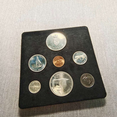 0起1加-纯粹捡漏拍-31场-百年庆祝之永远奋斗 - 加拿大1967年联邦百年精制套币-含4银币-稀少原盒含纪念章（ 银？）