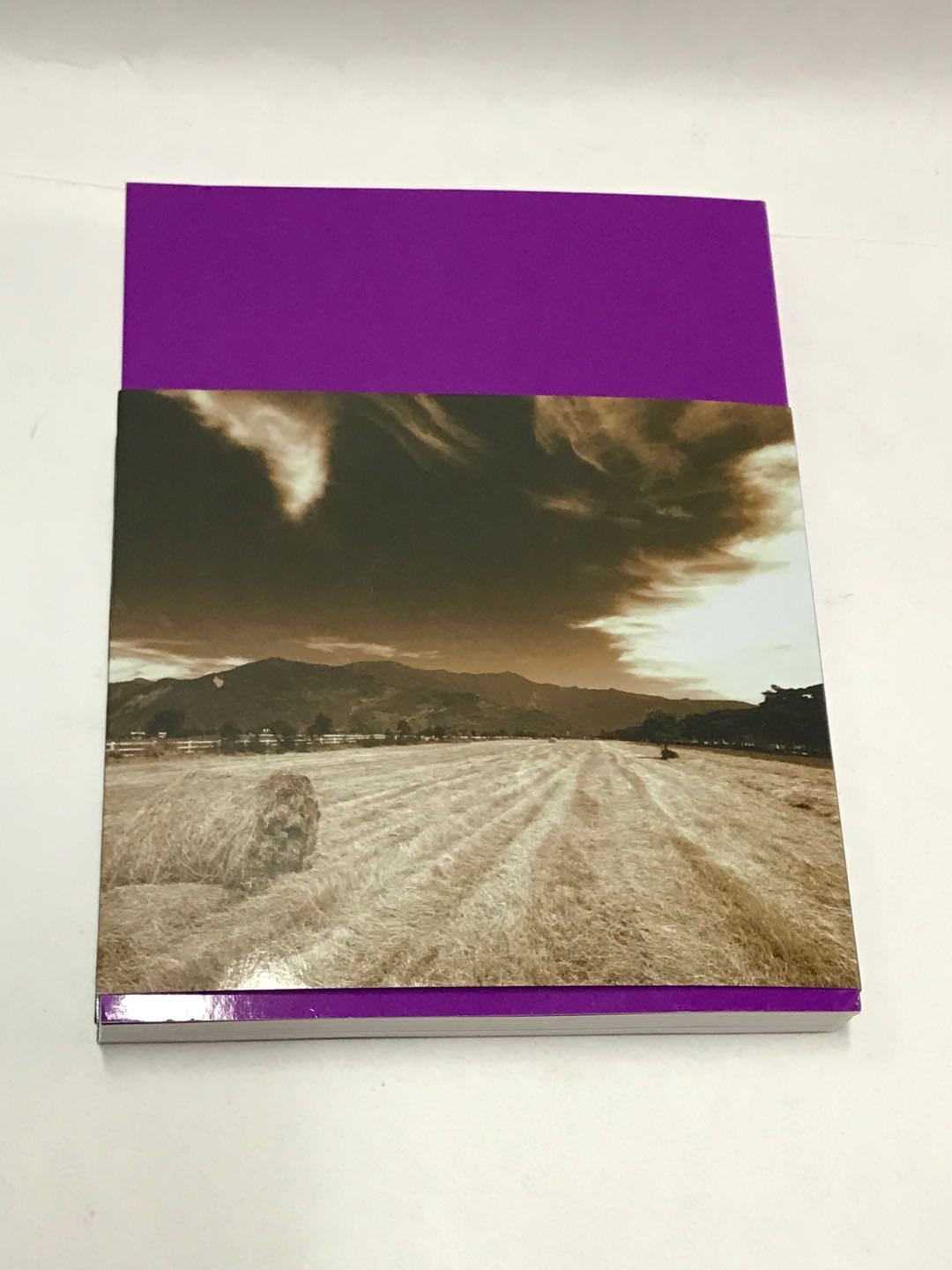 零元拍：她，风华绝代，她，一代女神，她就是林青霞。林青霞亲笔签名著书三部曲之《镜前镜后》