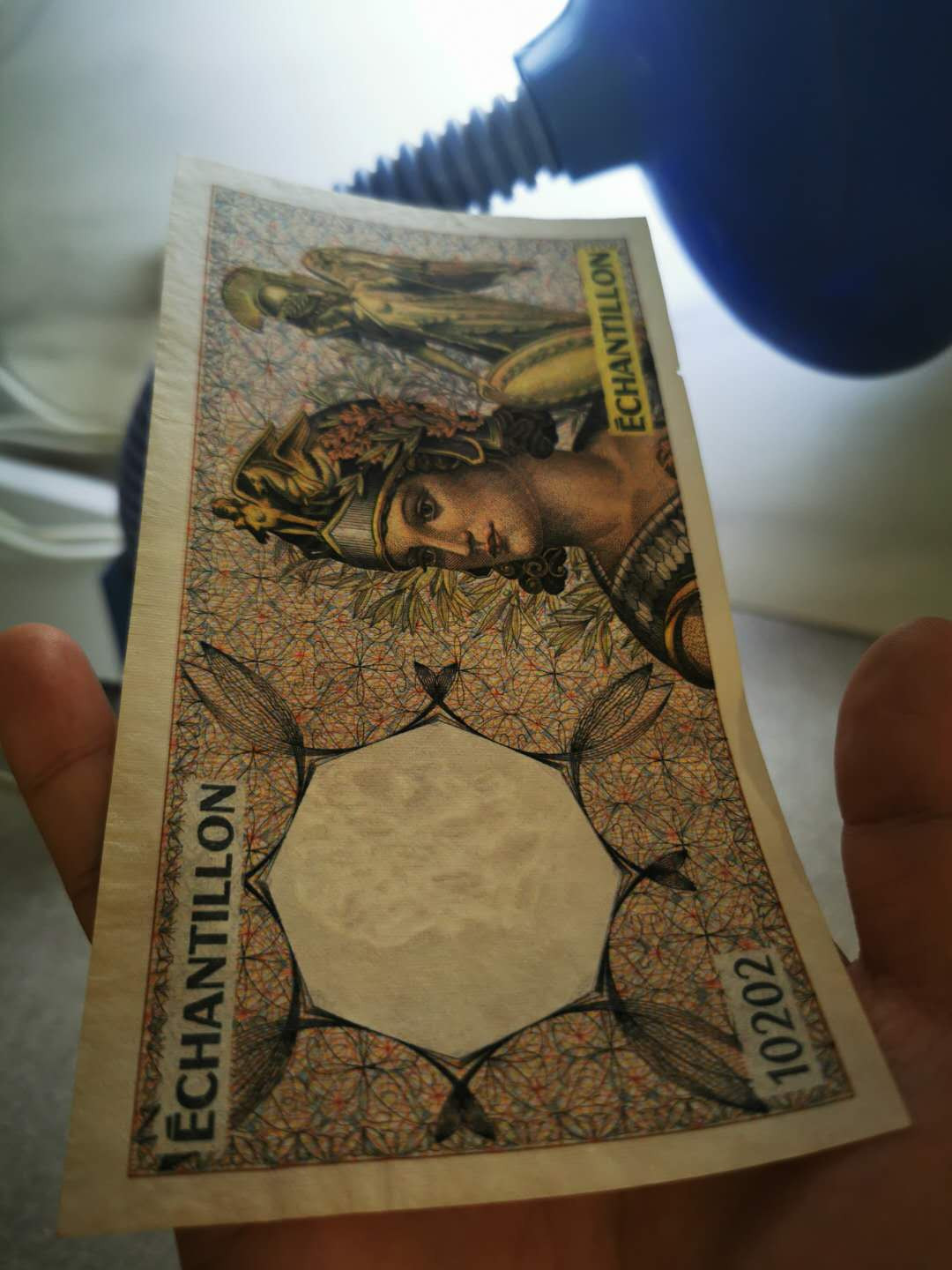 【鲸贝乐淘★自动结拍】千字文·第“欣奏累遣，戚谢欢招”号拍卖·两拍包邮 【越南🇻🇳 】测试券，不知道是啥，品相如图，带水印