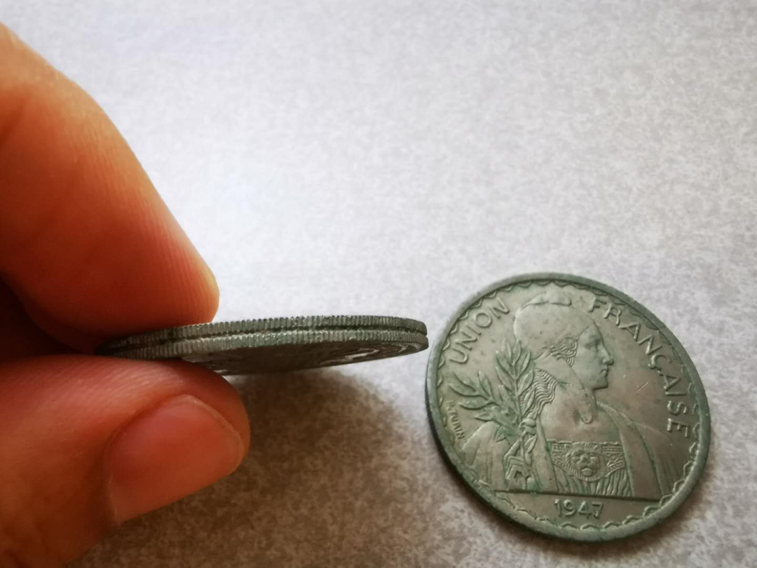 【鲸贝乐淘★自动结拍】千字文·第“欣奏累遣，戚谢欢招”号拍卖·两拍包邮 【越南🇻🇳 】法属印度支那，大个1盾两枚，1946.1947，流通好品如图，1946稀有边齿版本