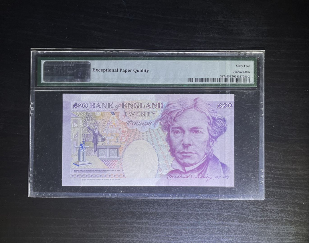 【丑猫0709】今晚7点整 英国E序20镑初版(老评)